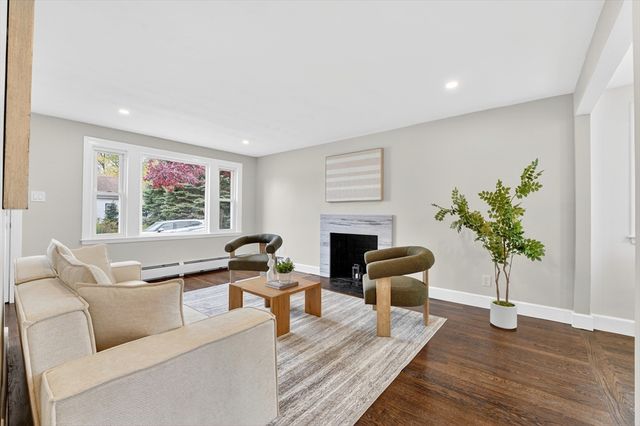 7 Franklin St, Boston, MA 02136