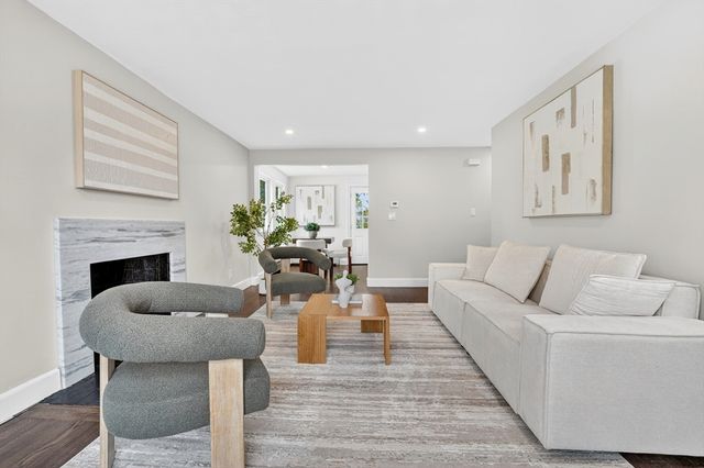 7 Franklin St, Boston, MA 02136