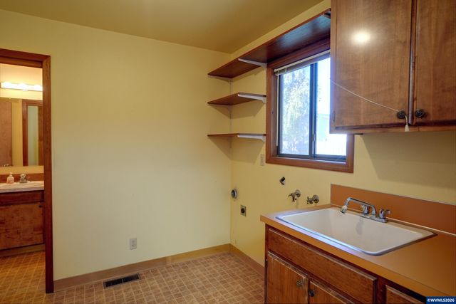 7455 Wheatland Rd N, Keizer, OR 97303