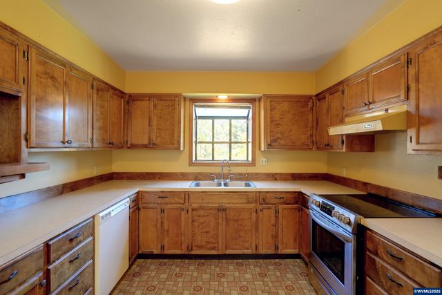 7455 Wheatland Rd N, Keizer, OR 97303