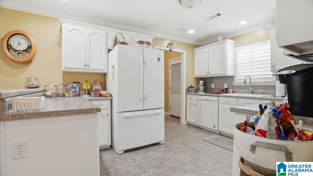110 SARA LANE, Clanton, AL 35045