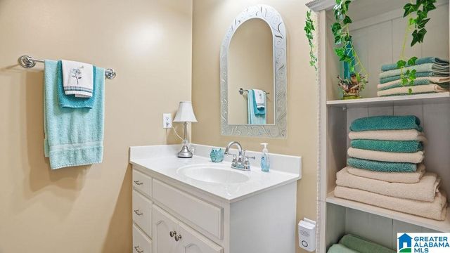 110 SARA LANE, Clanton, AL 35045