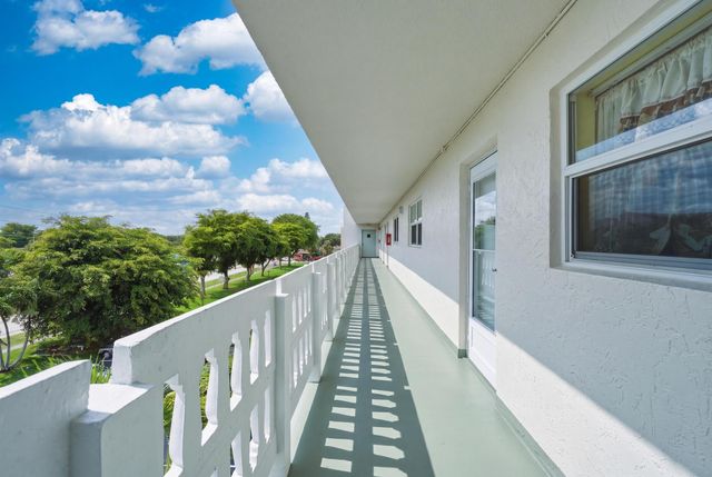 205 SE 11th Terrace 403, Dania Beach, FL 33004