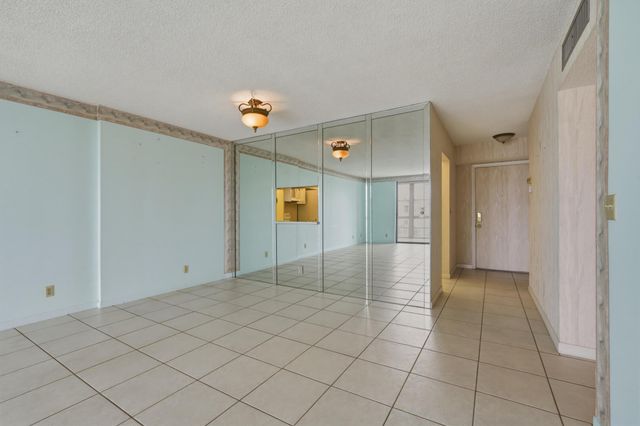 205 SE 11th Terrace 403, Dania Beach, FL 33004