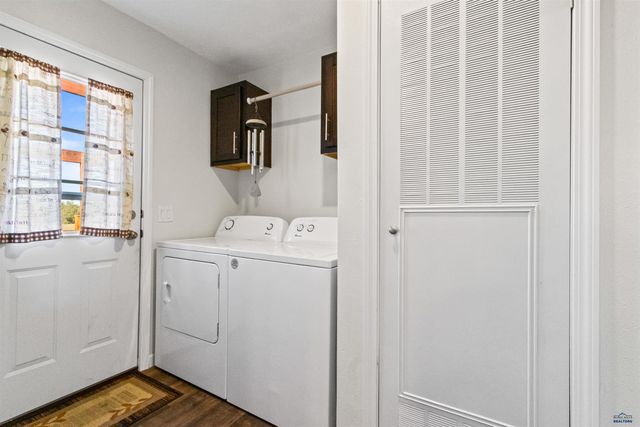 26869 HWY 89, Hot Springs, SD 57747