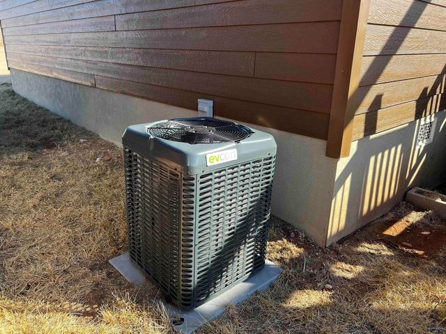 26869 HWY 89, Hot Springs, SD 57747