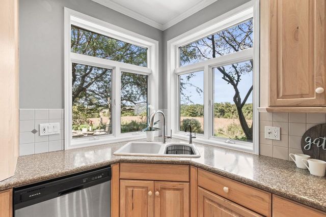 414 Clearview Court, Janesville, WI 53548