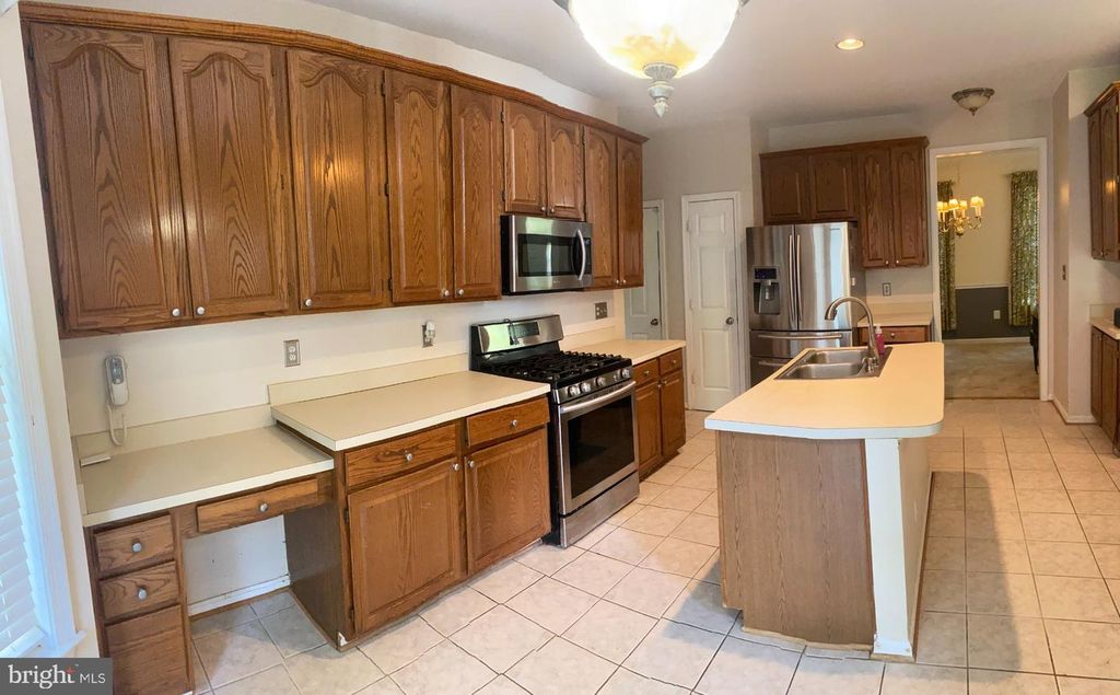 Image 7 of property listing at 7303 QUANTUM LEAP LN, Bowie, MD 20720