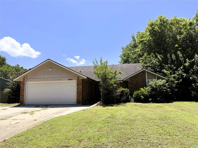 2003 Deer Run Circle, Muskogee, OK 74403