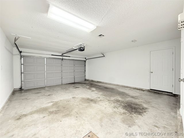2003 Deer Run Circle, Muskogee, OK 74403
