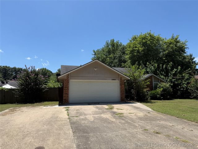 2003 Deer Run Circle, Muskogee, OK 74403