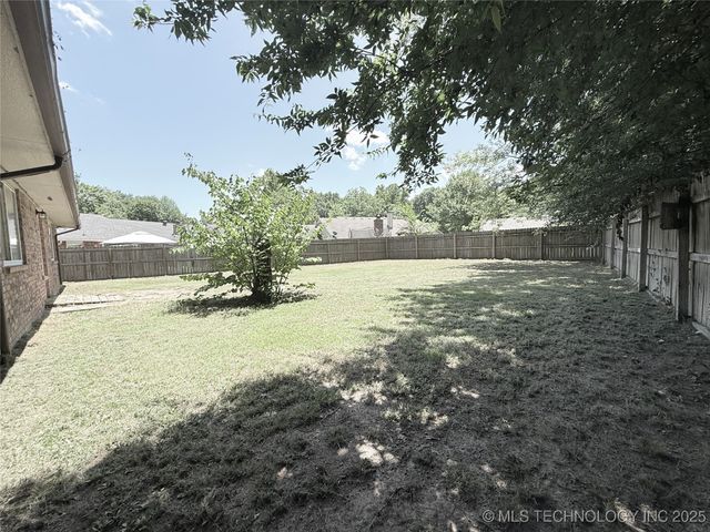 2003 Deer Run Circle, Muskogee, OK 74403