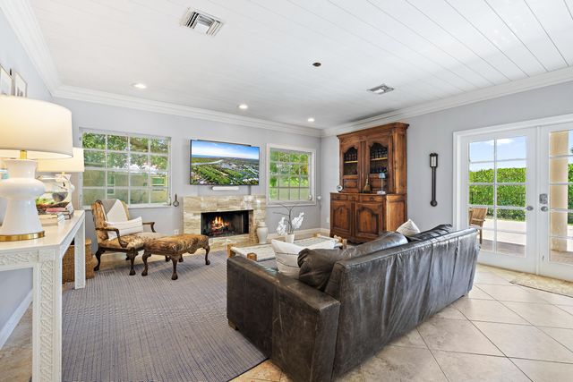 3 SE Loggerhead Lane, Tequesta, FL 33469