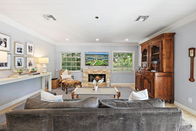 3 SE Loggerhead Lane, Tequesta, FL 33469