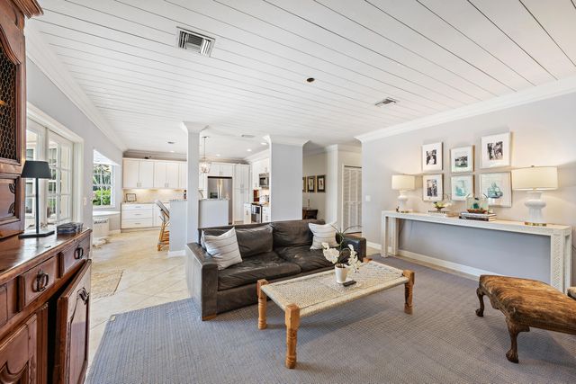 3 SE Loggerhead Lane, Tequesta, FL 33469