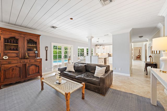 3 SE Loggerhead Lane, Tequesta, FL 33469