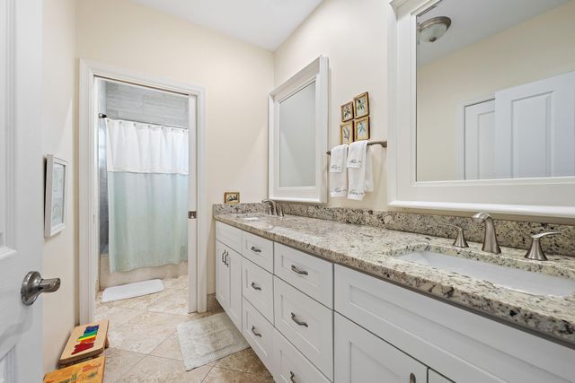 3 SE Loggerhead Lane, Tequesta, FL 33469