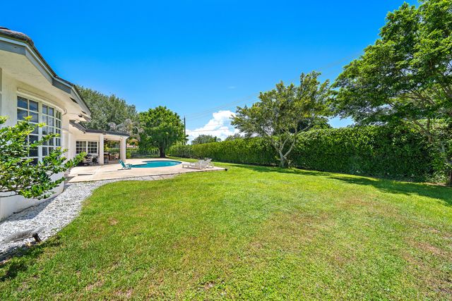 3 SE Loggerhead Lane, Tequesta, FL 33469