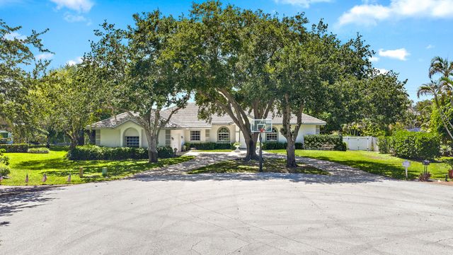 3 SE Loggerhead Lane, Tequesta, FL 33469