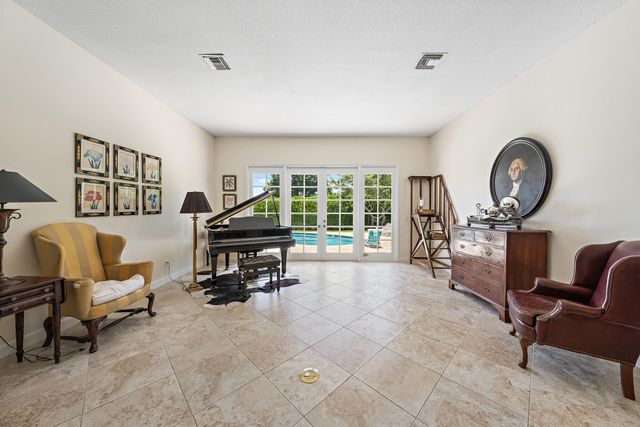 3 SE Loggerhead Lane, Tequesta, FL 33469