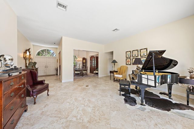 3 SE Loggerhead Lane, Tequesta, FL 33469