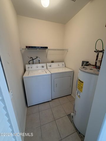 84 Amberly Drive J, Manalapan, NJ 07726