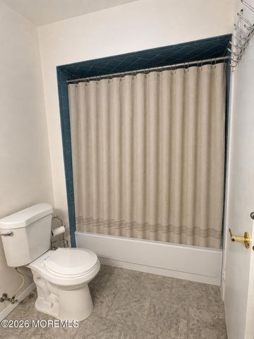 84 Amberly Drive J, Manalapan, NJ 07726