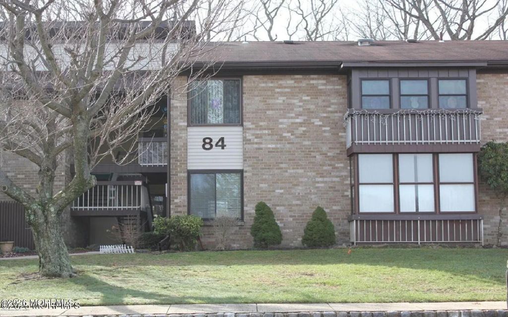 84 Amberly Drive J, Manalapan, NJ 07726