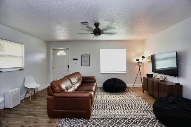 640 DEAN STREET, Mulberry, FL 33860