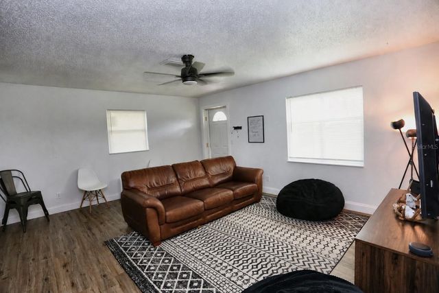 640 DEAN STREET, Mulberry, FL 33860