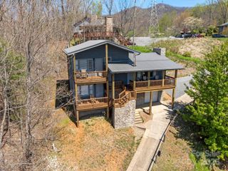 58 Country Cottage Lane, Canton, NC 28716