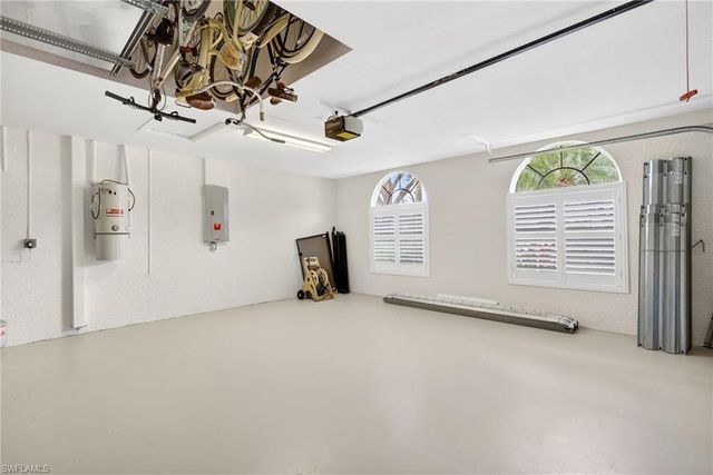 8968 MORGAN CT, Naples, FL 34113