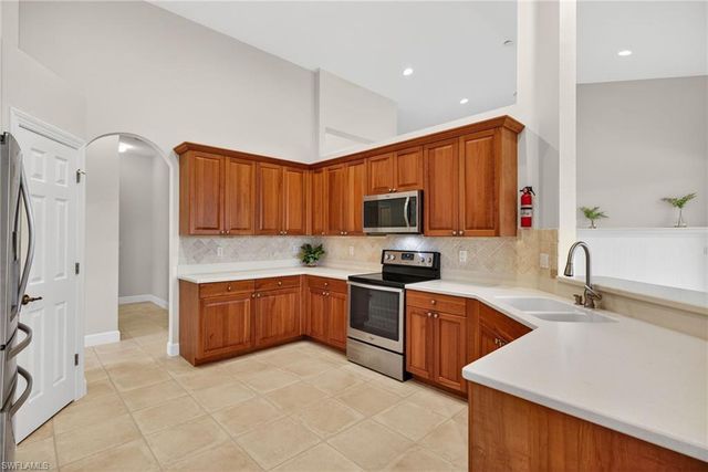 8968 MORGAN CT, Naples, FL 34113