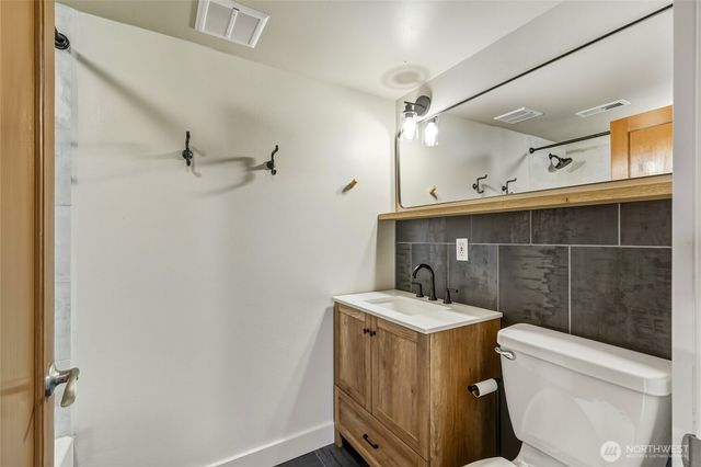 1288 Talagwa Lane, Camano Island, WA 98282