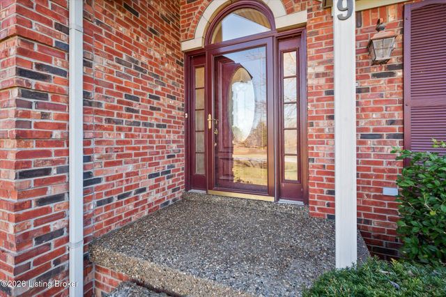 239 Shady Pond Ln, Shepherdsville, KY 40165