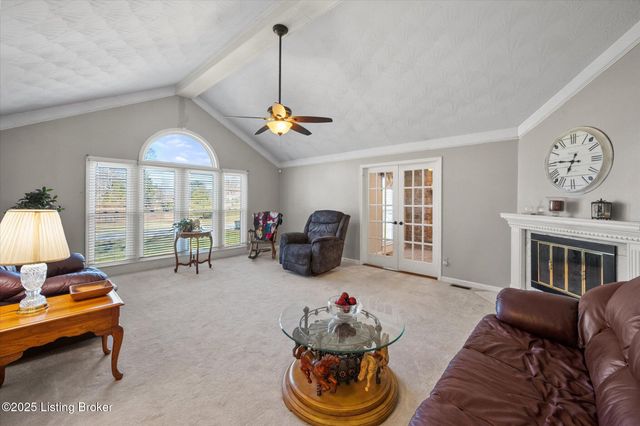 239 Shady Pond Ln, Shepherdsville, KY 40165