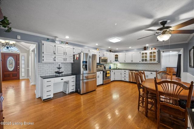 239 Shady Pond Ln, Shepherdsville, KY 40165