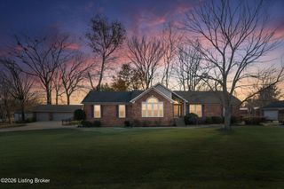 239 Shady Pond Ln, Shepherdsville, KY 40165