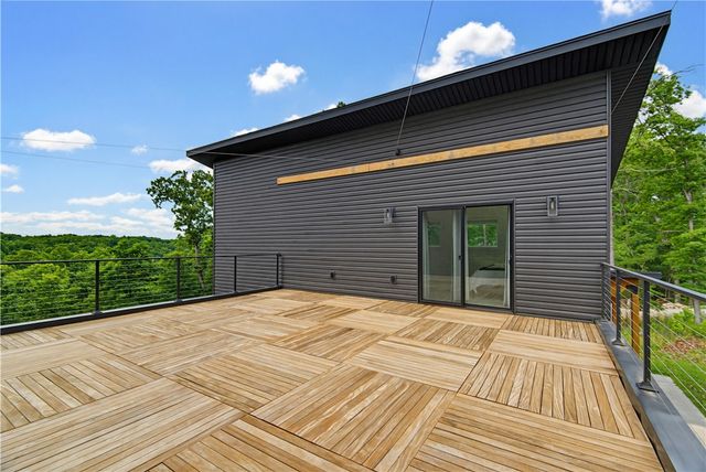 52 Chatburn Drive, Bella Vista, AR 72715