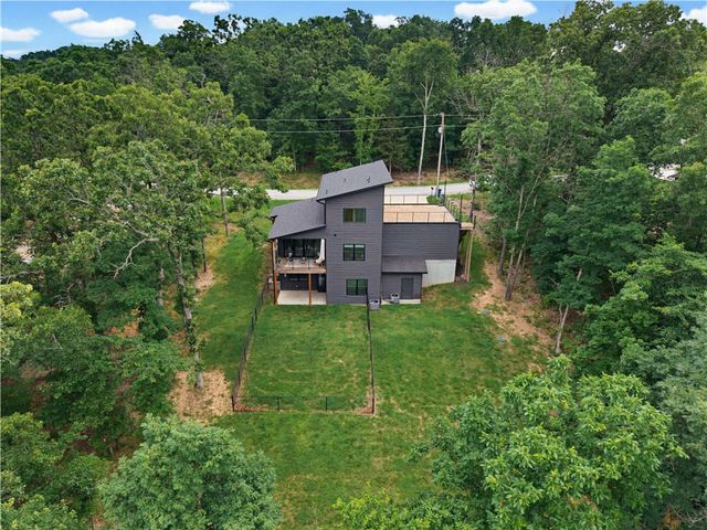 52 Chatburn Drive, Bella Vista, AR 72715