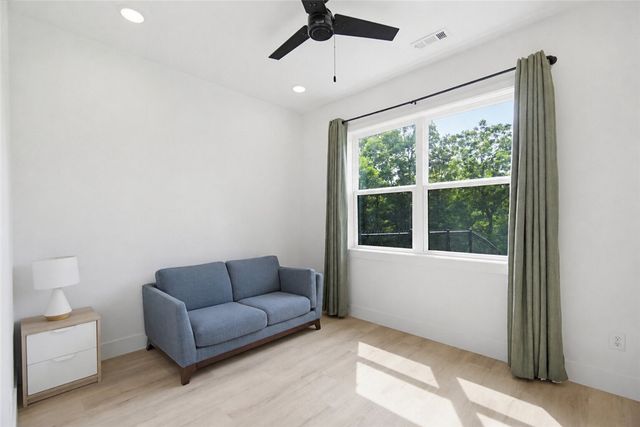 52 Chatburn Drive, Bella Vista, AR 72715