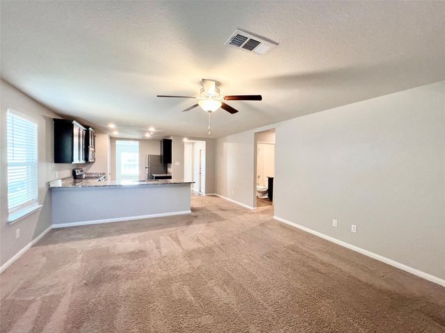 1033 Riverdale CV, Jarrell, TX 76537