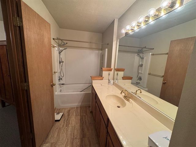 3001 Harriet Street, Oklahoma City, OK 73131