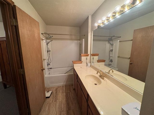 3001 Harriet Street, Oklahoma City, OK 73131