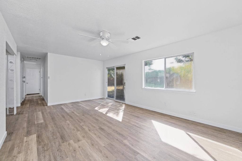 Image 10 of property listing at 10129 Heath Street, Hanford, CA 93230