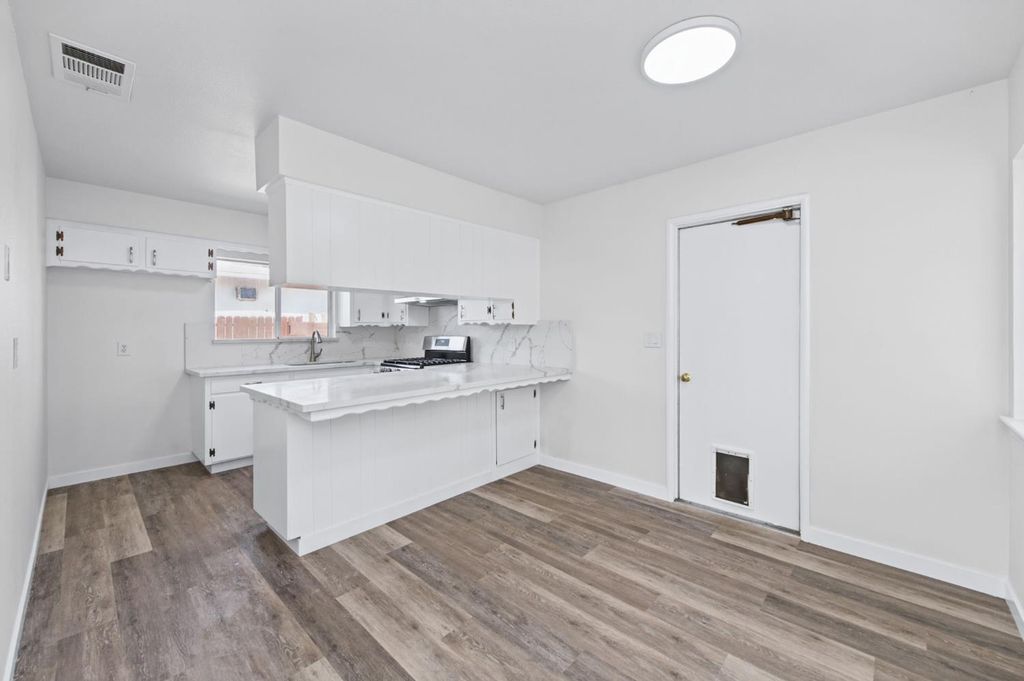 Image 13 of property listing at 10129 Heath Street, Hanford, CA 93230