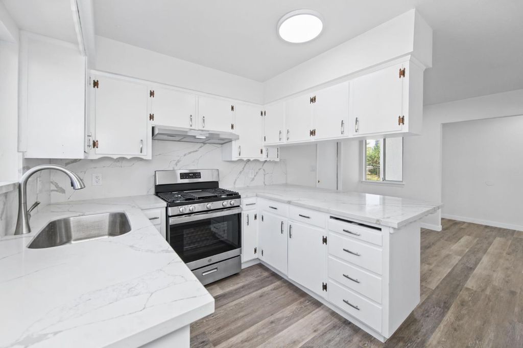 Image 18 of property listing at 10129 Heath Street, Hanford, CA 93230