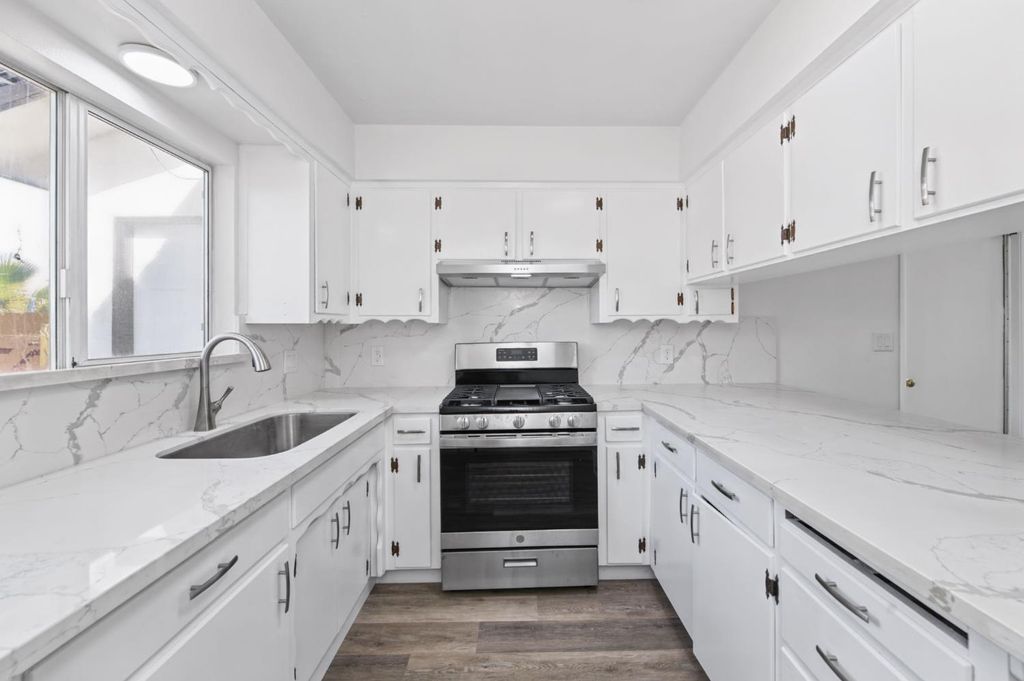 Image 19 of property listing at 10129 Heath Street, Hanford, CA 93230
