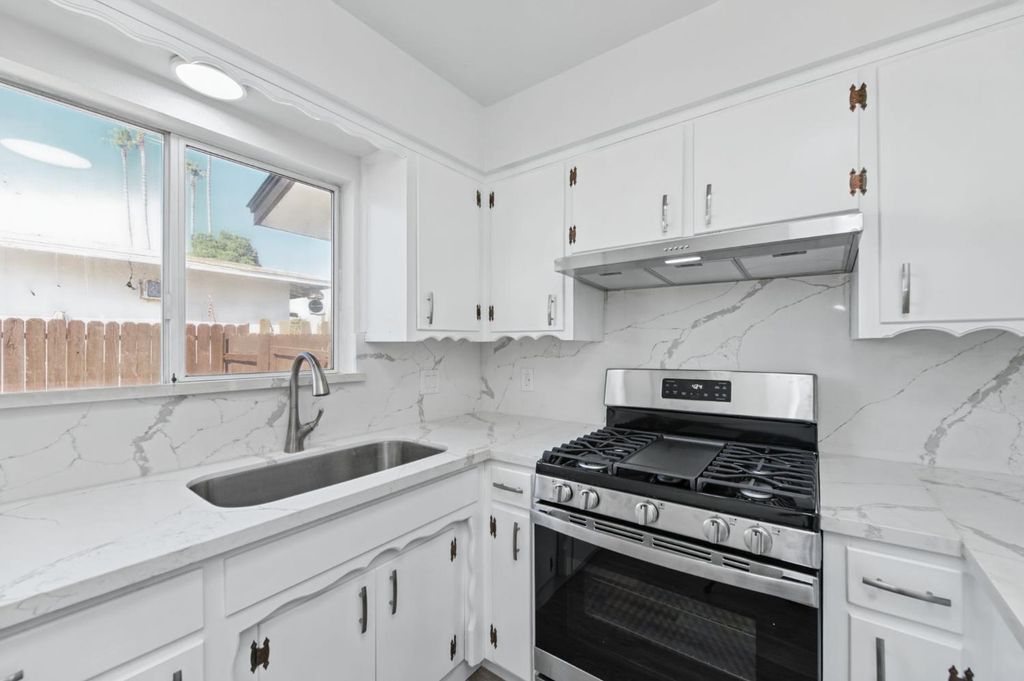 Image 20 of property listing at 10129 Heath Street, Hanford, CA 93230