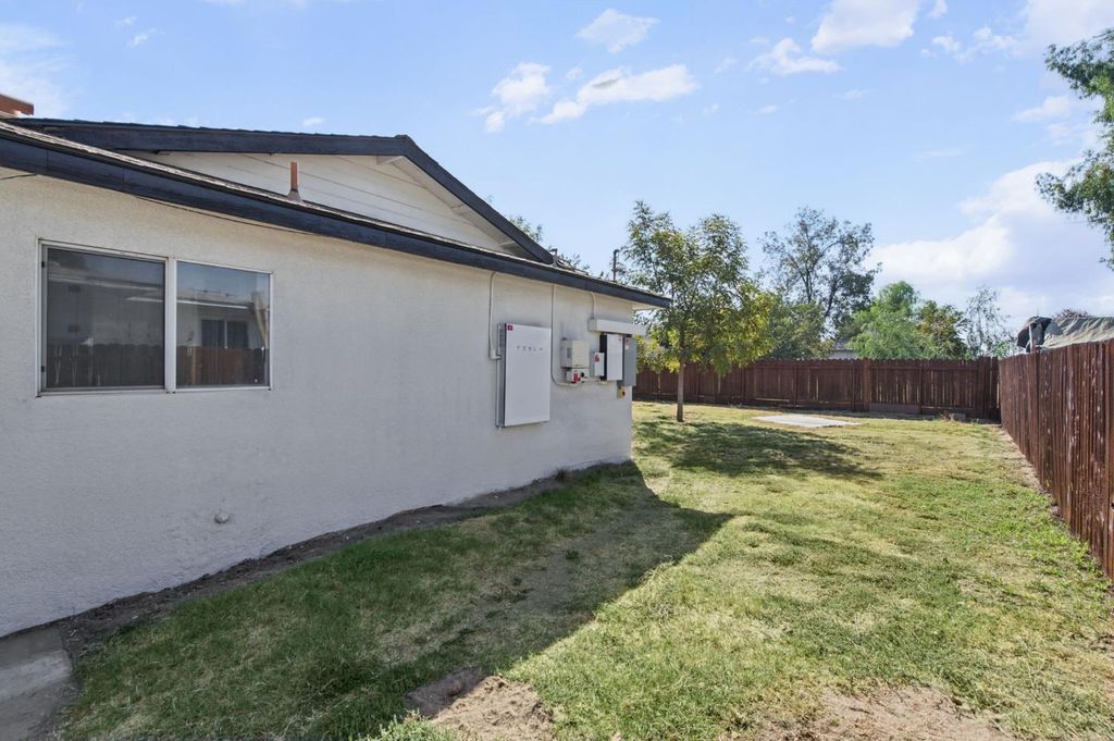 Image 32 of property listing at 10129 Heath Street, Hanford, CA 93230